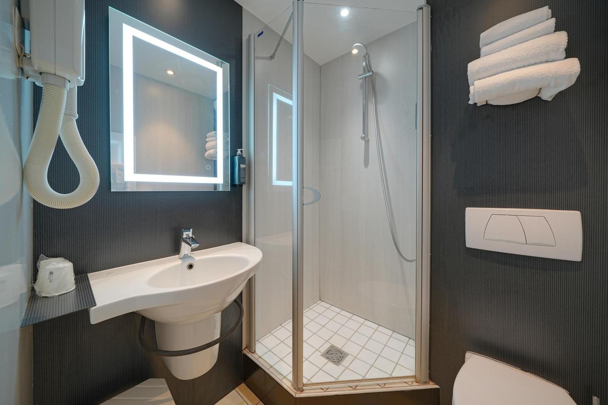 Brit Hotel Le Cottage Le Mans Sud Arnage Buitenkant foto