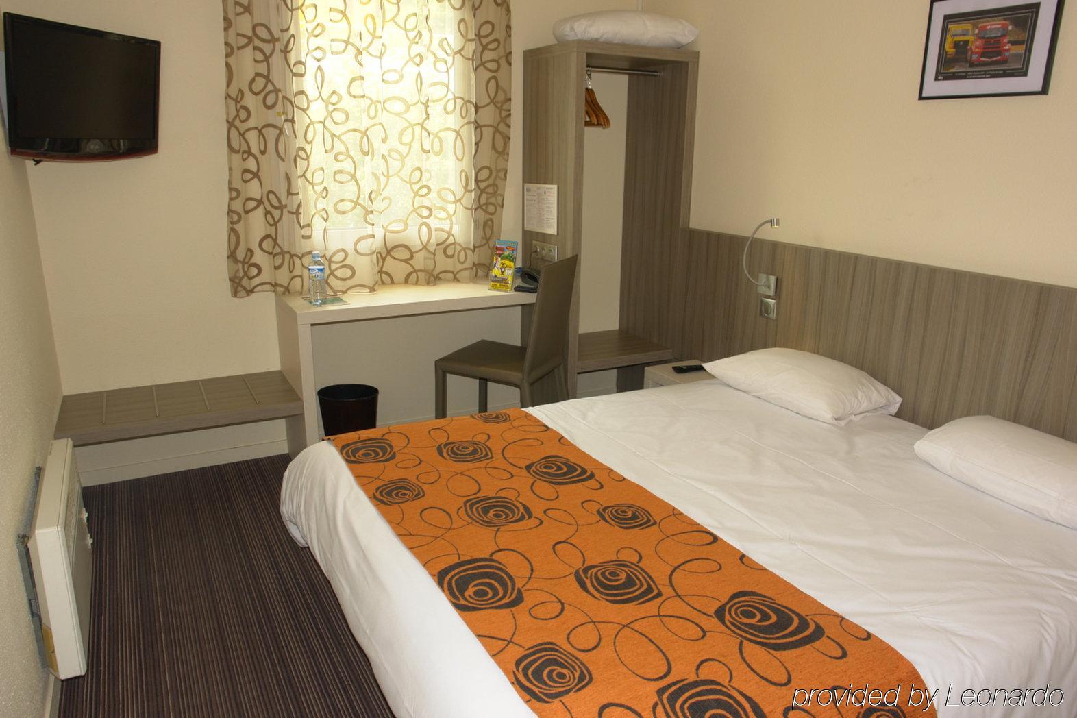 Brit Hotel Le Cottage Le Mans Sud Arnage Kamer foto