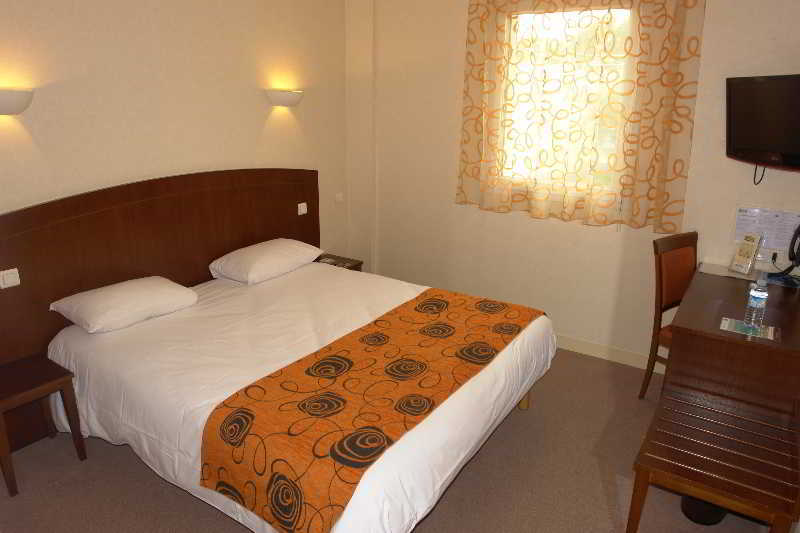 Brit Hotel Le Cottage Le Mans Sud Arnage Buitenkant foto
